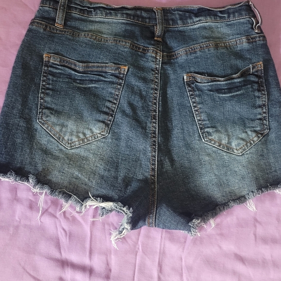 Charlotte Russe Refuge "Cheeky" Denim Shorts. Sz 8. 2.5" Inseam. #Distressed - Picture 2 of 7